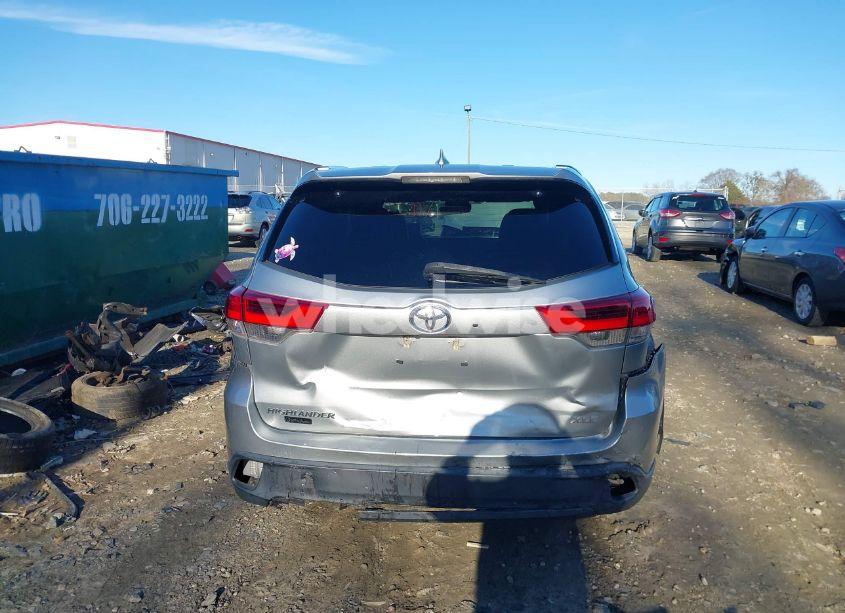 Photo 16 of 2017 Toyota Highlander XLE (VIN 5TDKZRFH6HS525492)