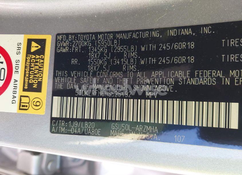 Photo 9 of 2017 Toyota Highlander XLE (VIN 5TDKZRFH6HS525492)