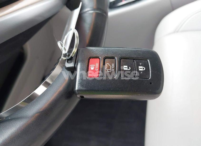 Photo 11 of 2019 Toyota Highlander XLE (VIN 5TDKZRFH6KS361734)