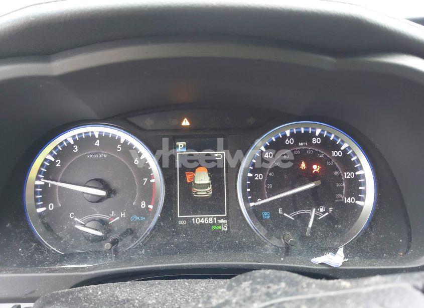 Photo 7 of 2019 Toyota Highlander XLE (VIN 5TDKZRFH6KS361734)