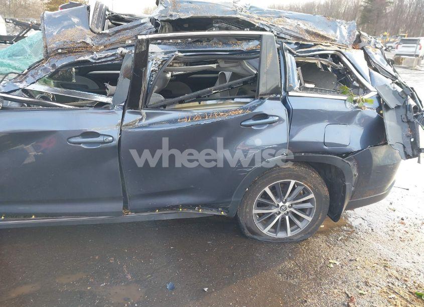 Photo 20 of 2018 Toyota Highlander XLE (VIN 5TDKZRFH7JS256702)