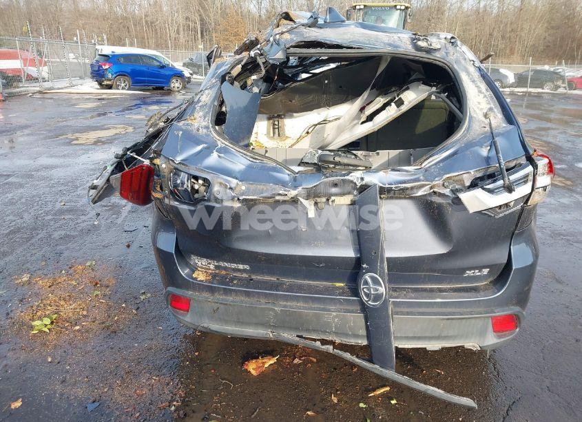 Photo 21 of 2018 Toyota Highlander XLE (VIN 5TDKZRFH7JS256702)