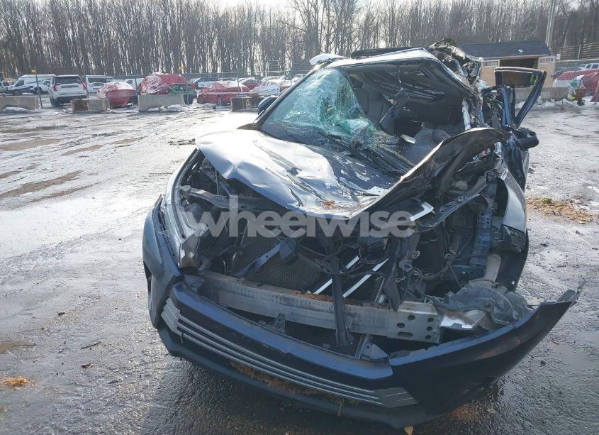 Photo 6 of 2018 Toyota Highlander XLE (VIN 5TDKZRFH7JS256702)