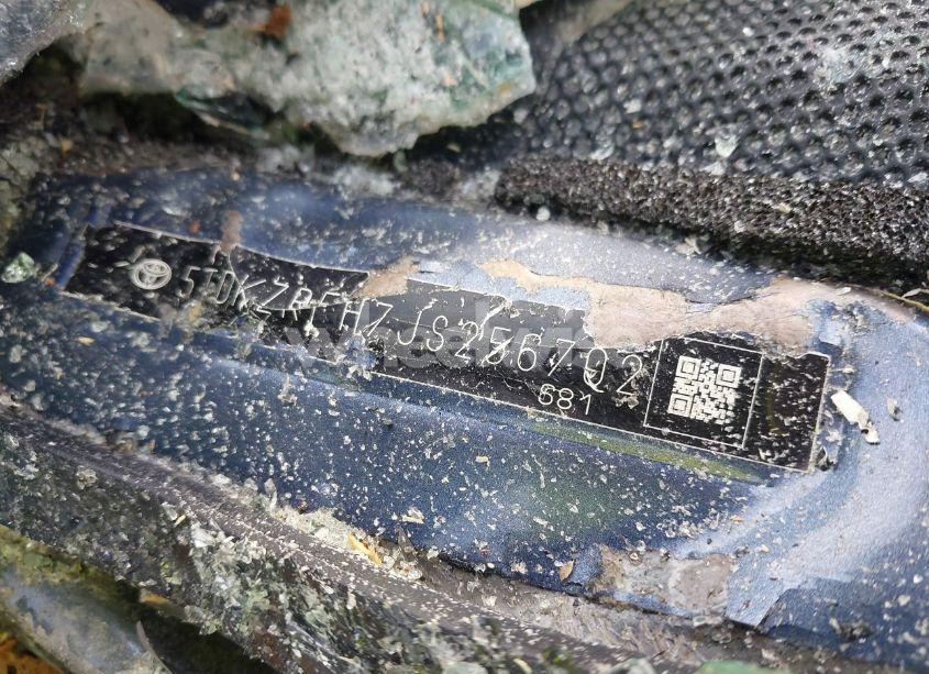 Photo 9 of 2018 Toyota Highlander XLE (VIN 5TDKZRFH7JS256702)