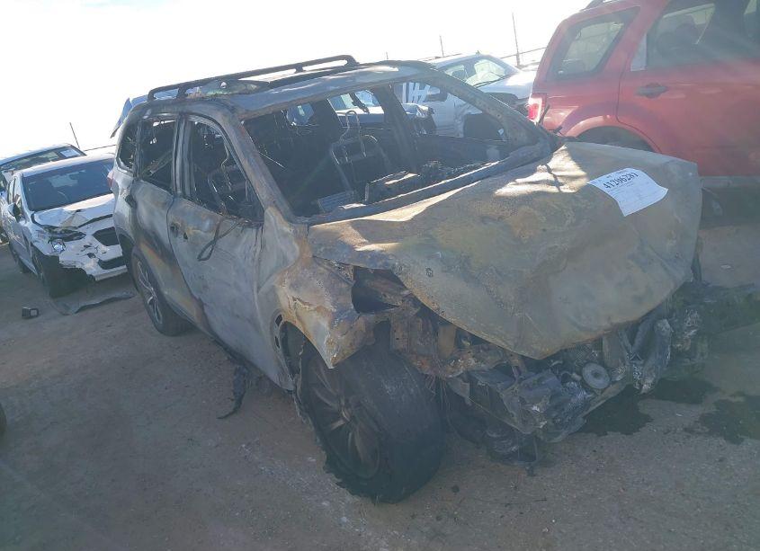 2019 Toyota Highlander XLE (VIN 5TDKZRFH7KS368482) main photo