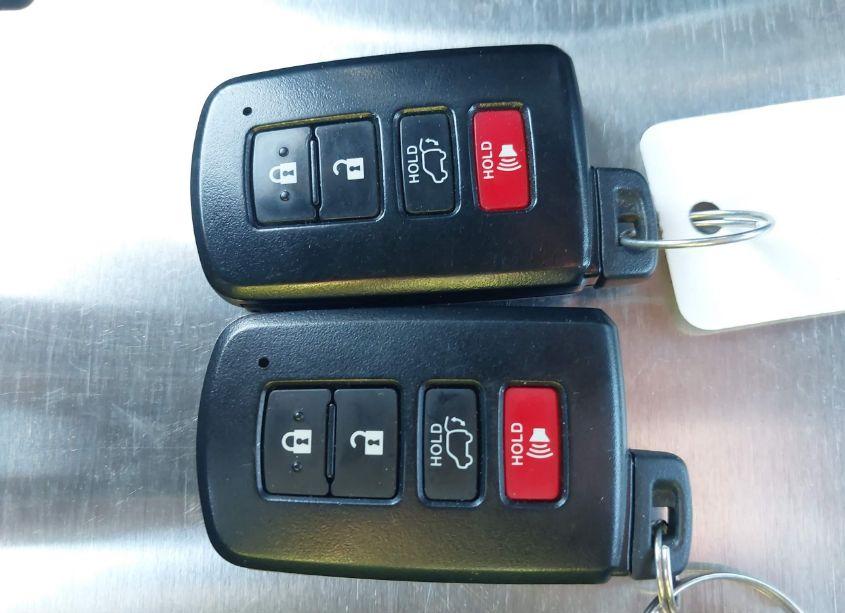 Photo 11 of 2019 Toyota Highlander XLE (VIN 5TDKZRFH7KS368482)