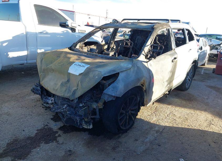 Photo 2 of 2019 Toyota Highlander XLE (VIN 5TDKZRFH7KS368482)