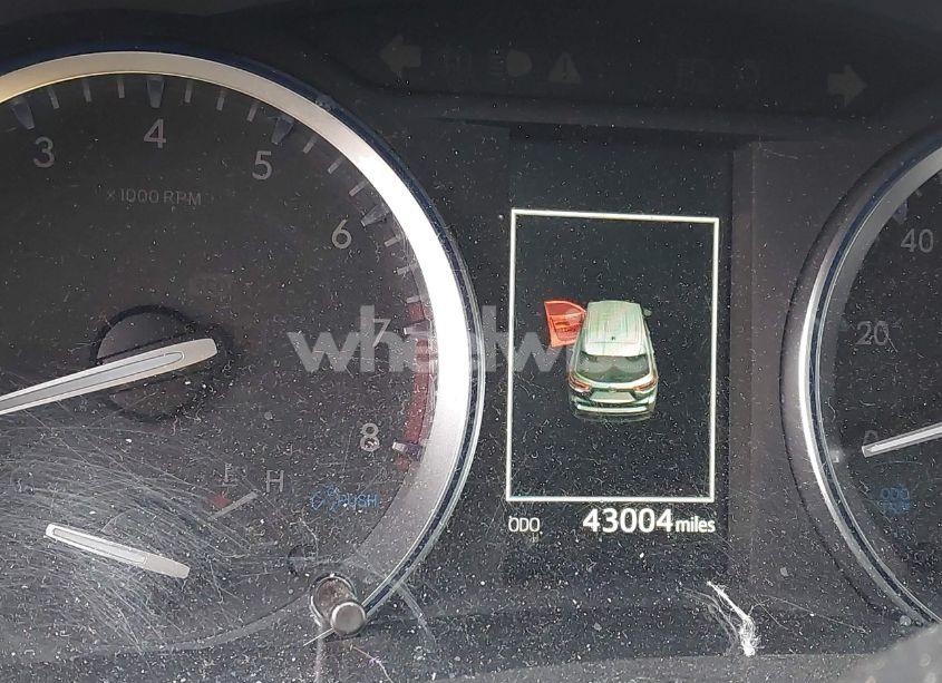 Photo 14 of 2019 Toyota Highlander XLE (VIN 5TDKZRFH7KS562431)