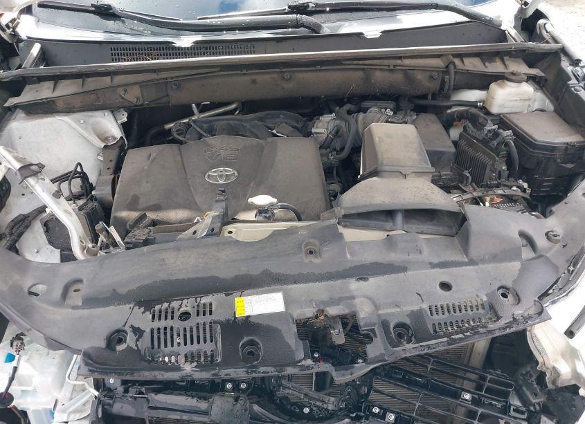 Photo 10 of 2019 Toyota Highlander XLE (VIN 5TDKZRFH7KS573543)