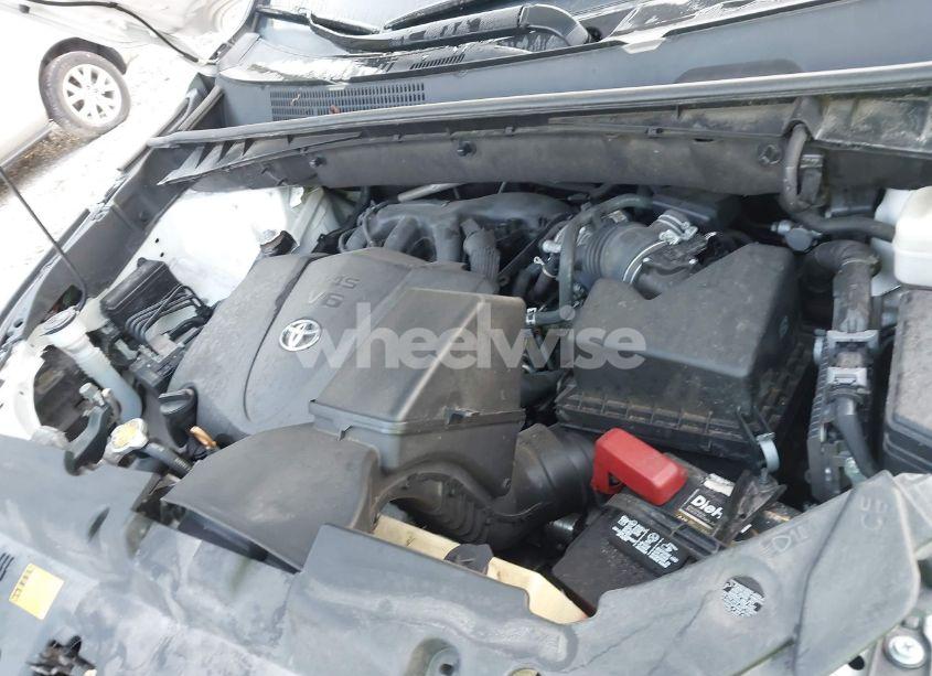 Photo 10 of 2017 Toyota Highlander SE (VIN 5TDKZRFH8HS187500)