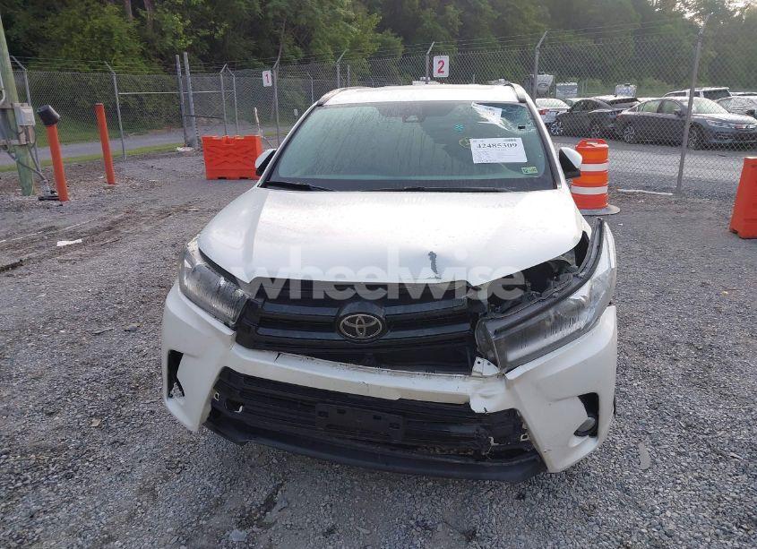 Photo 12 of 2017 Toyota Highlander SE (VIN 5TDKZRFH8HS187500)
