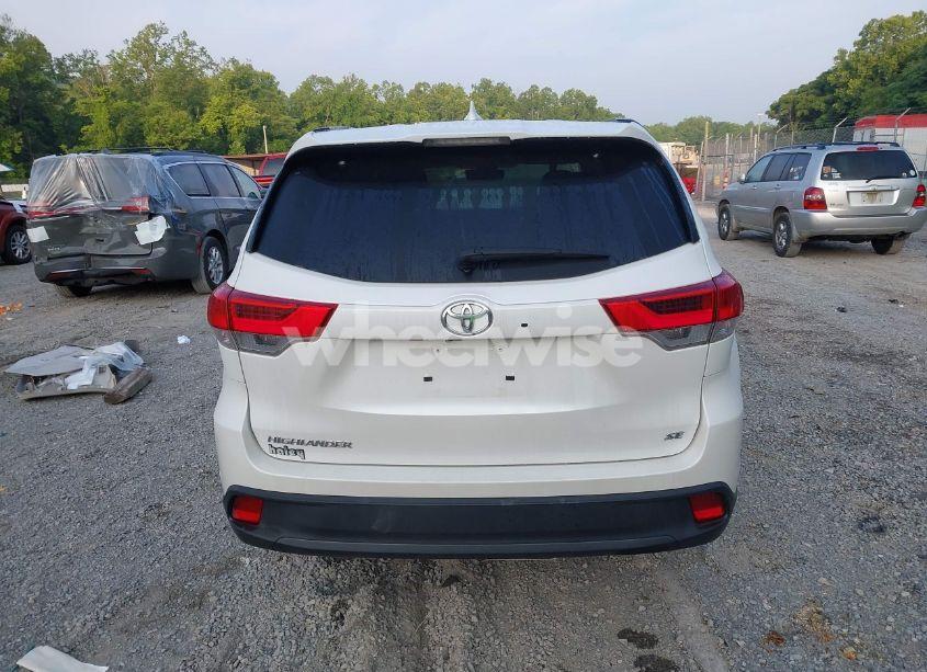 Photo 16 of 2017 Toyota Highlander SE (VIN 5TDKZRFH8HS187500)