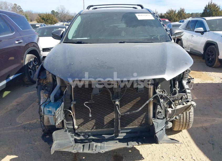 Photo 12 of 2018 Toyota Highlander XLE (VIN 5TDKZRFH8JS283679)