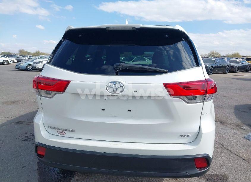 Photo 17 of 2019 Toyota Highlander XLE (VIN 5TDKZRFH8KS311191)