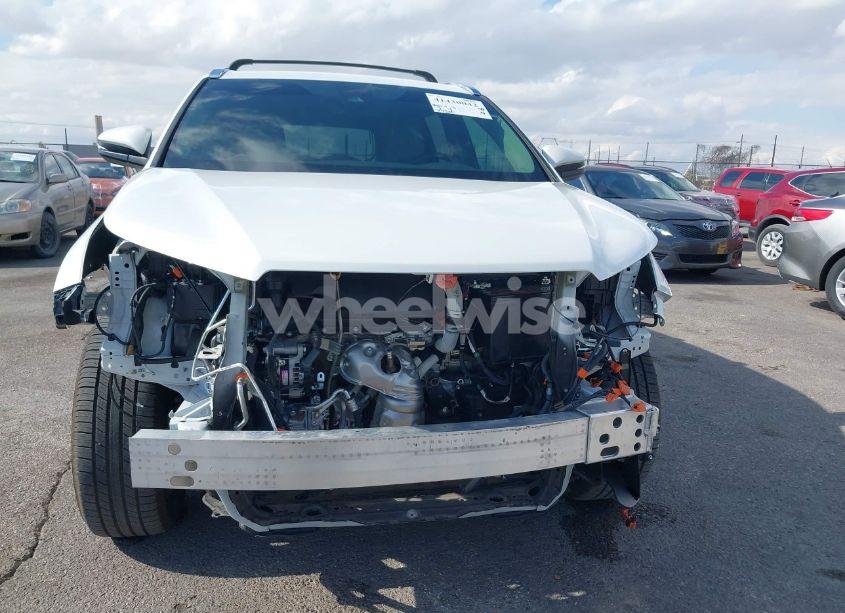 Photo 6 of 2019 Toyota Highlander XLE (VIN 5TDKZRFH8KS311191)