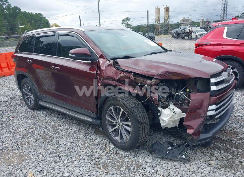 2019 Toyota Highlander XLE (VIN 5TDKZRFH8KS311403) main photo