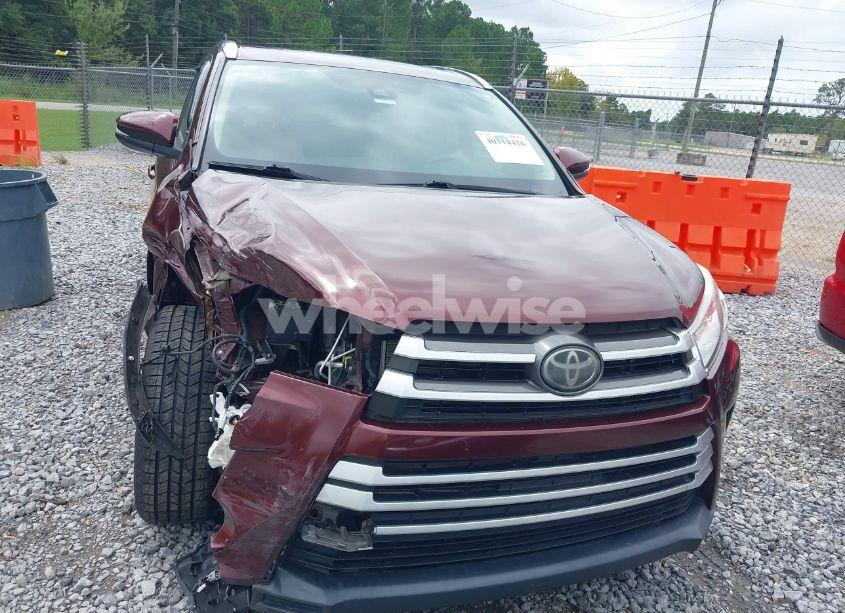 Photo 12 of 2019 Toyota Highlander XLE (VIN 5TDKZRFH8KS311403)