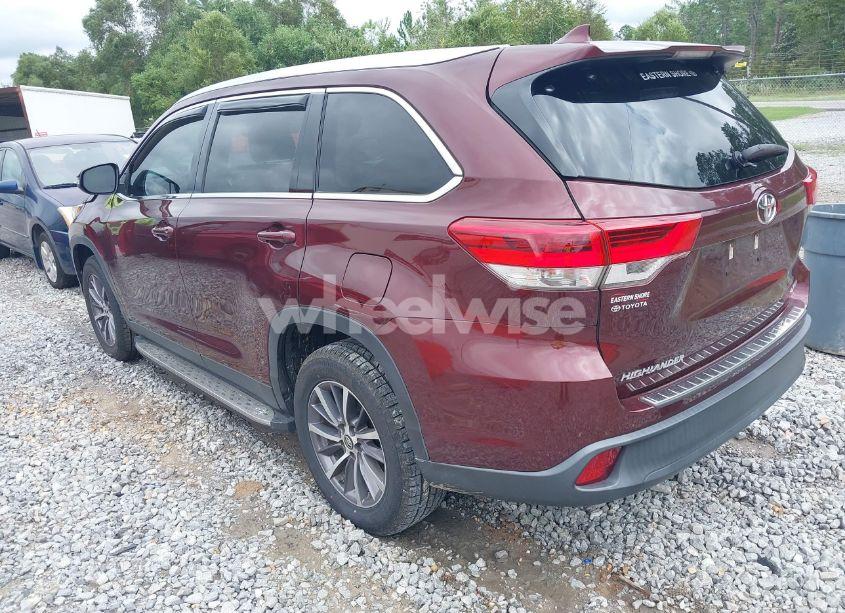 Photo 3 of 2019 Toyota Highlander XLE (VIN 5TDKZRFH8KS311403)