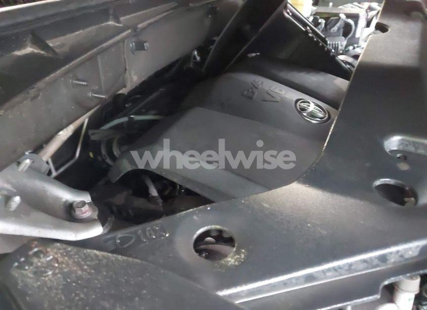 Photo 10 of 2019 Toyota Highlander XLE (VIN 5TDKZRFH8KS339489)