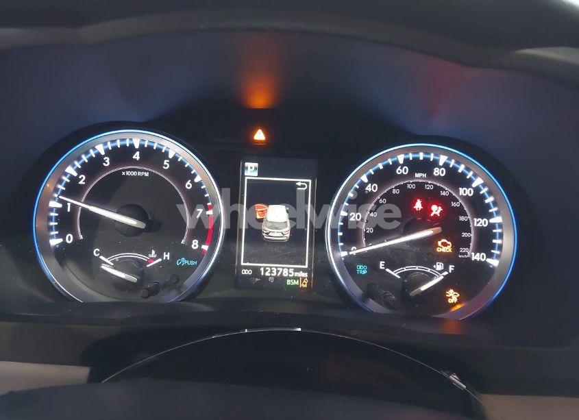 Photo 7 of 2019 Toyota Highlander XLE (VIN 5TDKZRFH8KS339489)