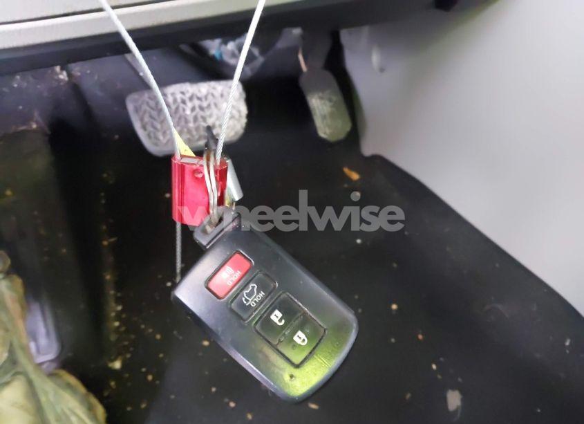 Photo 11 of 2019 Toyota Highlander XLE (VIN 5TDKZRFH8KS552538)