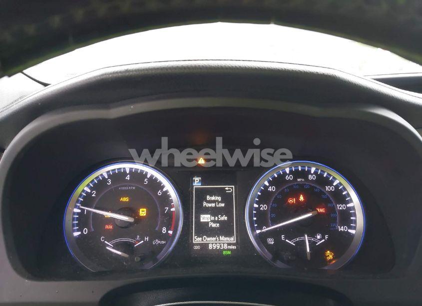 Photo 7 of 2019 Toyota Highlander XLE (VIN 5TDKZRFH8KS552538)