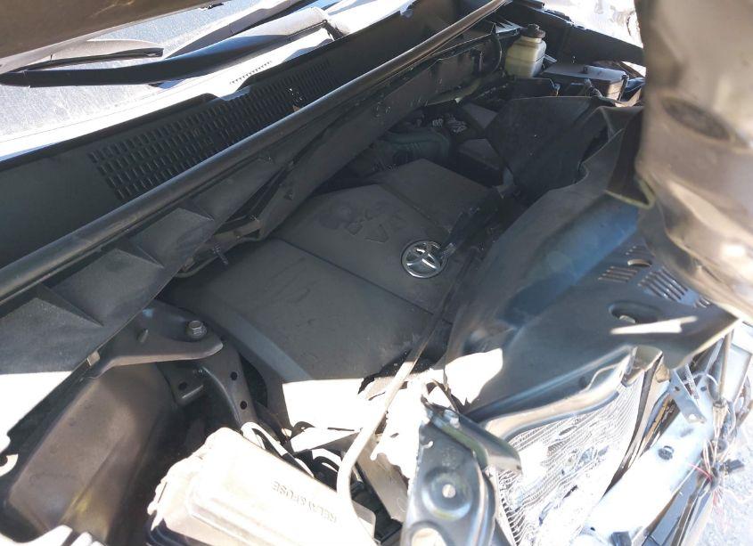 Photo 10 of 2019 Toyota Highlander XLE (VIN 5TDKZRFH8KS574460)