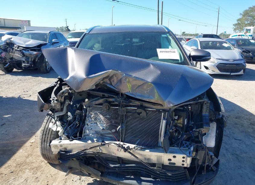 Photo 12 of 2019 Toyota Highlander XLE (VIN 5TDKZRFH8KS574460)