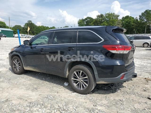 Photo 6 of 2017 TOYOTA HIGHLANDER SE N/A (VIN 5TDKZRFH9HS518312)