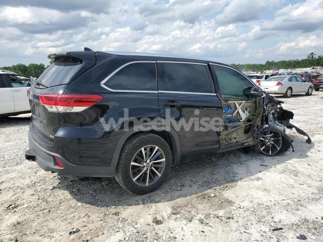 Photo 9 of 2017 TOYOTA HIGHLANDER SE N/A (VIN 5TDKZRFH9HS518312)