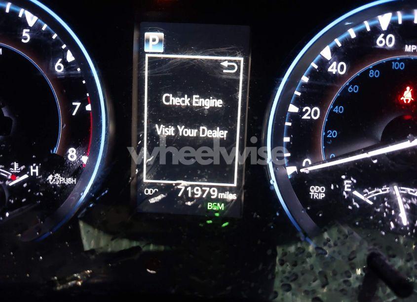 Photo 16 of 2018 Toyota Highlander XLE (VIN 5TDKZRFH9JS536377)