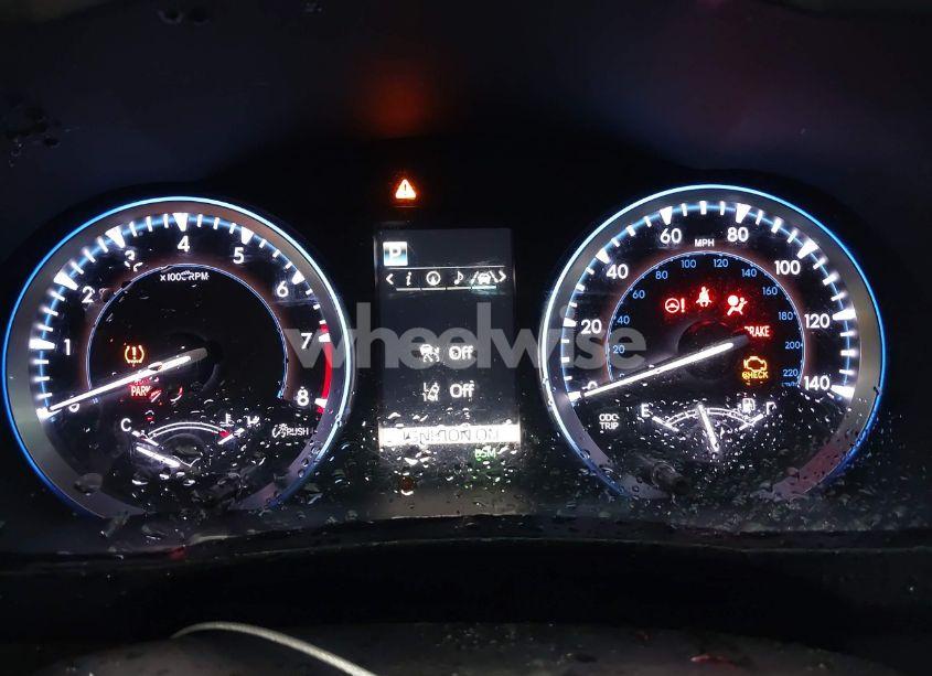 Photo 7 of 2018 Toyota Highlander XLE (VIN 5TDKZRFH9JS536377)