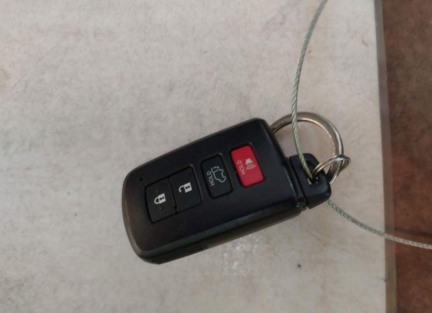 Photo 11 of 2018 Toyota Highlander XLE (VIN 5TDKZRFH9JS541143)