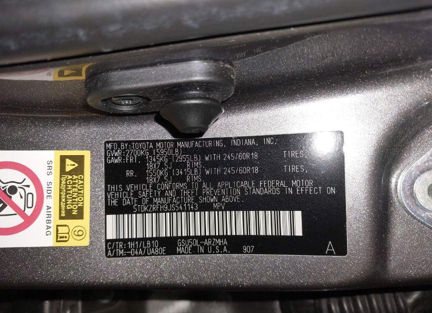 Photo 9 of 2018 Toyota Highlander XLE (VIN 5TDKZRFH9JS541143)