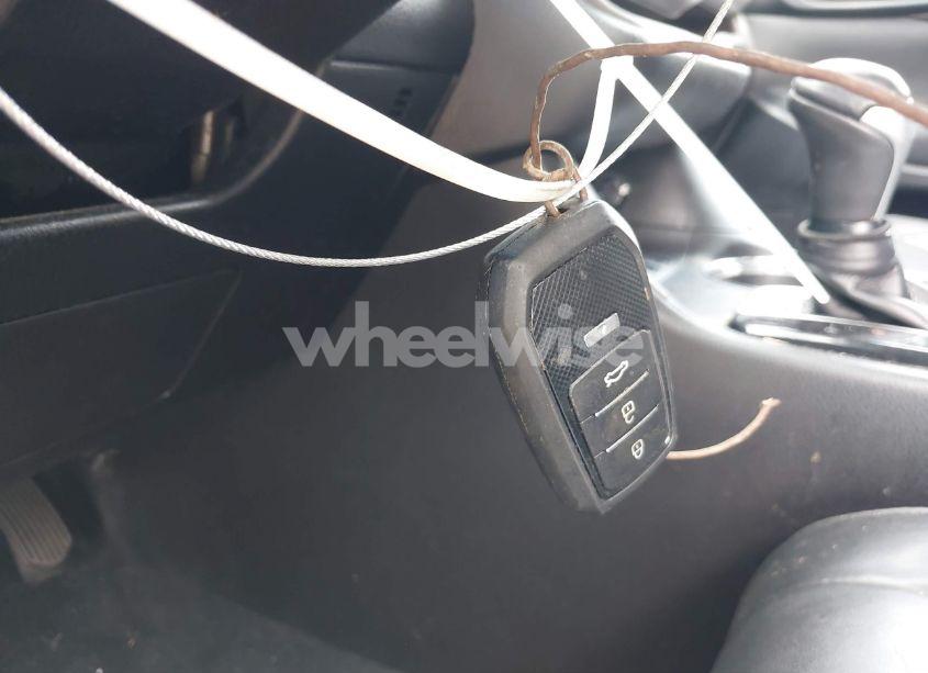 Photo 11 of 2018 Toyota Highlander XLE (VIN 5TDKZRFH9JS544012)