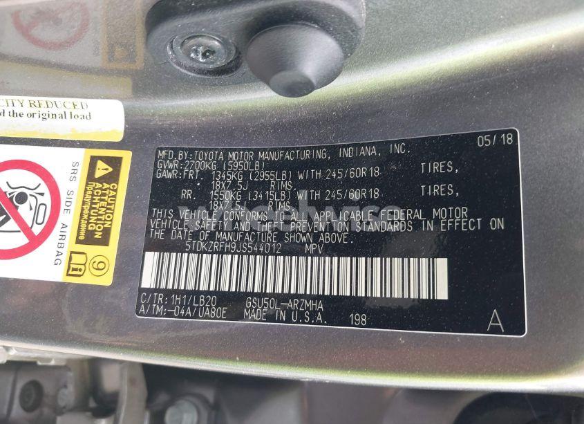 Photo 9 of 2018 Toyota Highlander XLE (VIN 5TDKZRFH9JS544012)