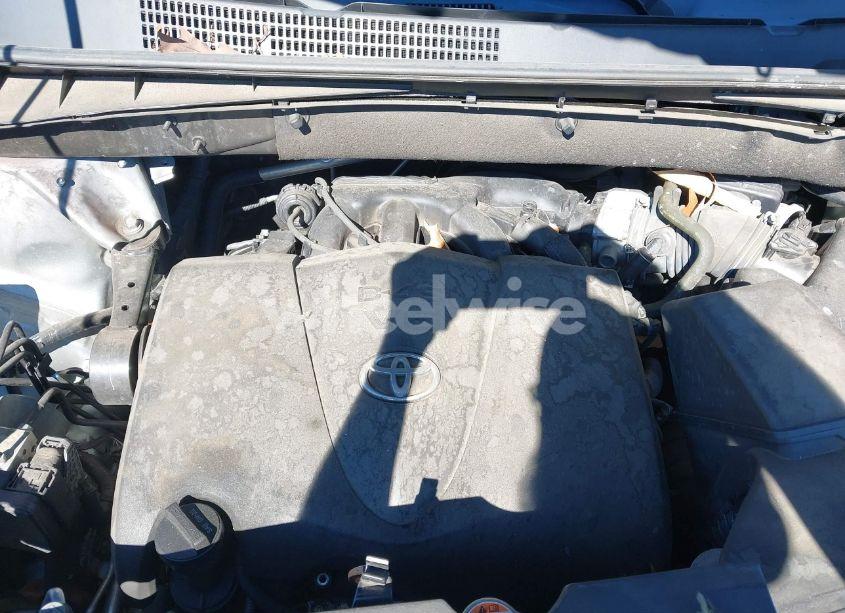 Photo 10 of 2019 Toyota Highlander XLE (VIN 5TDKZRFH9KS305741)