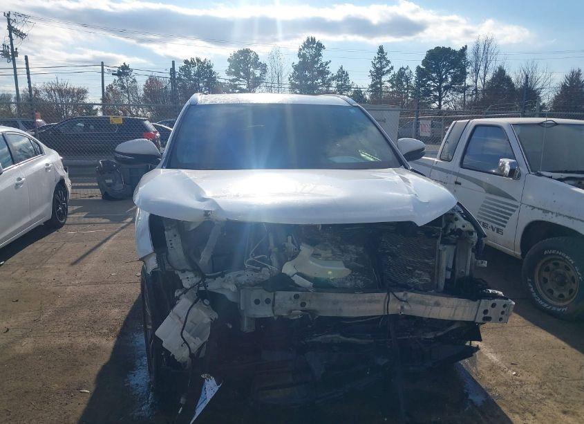 Photo 12 of 2019 Toyota Highlander XLE (VIN 5TDKZRFH9KS318845)