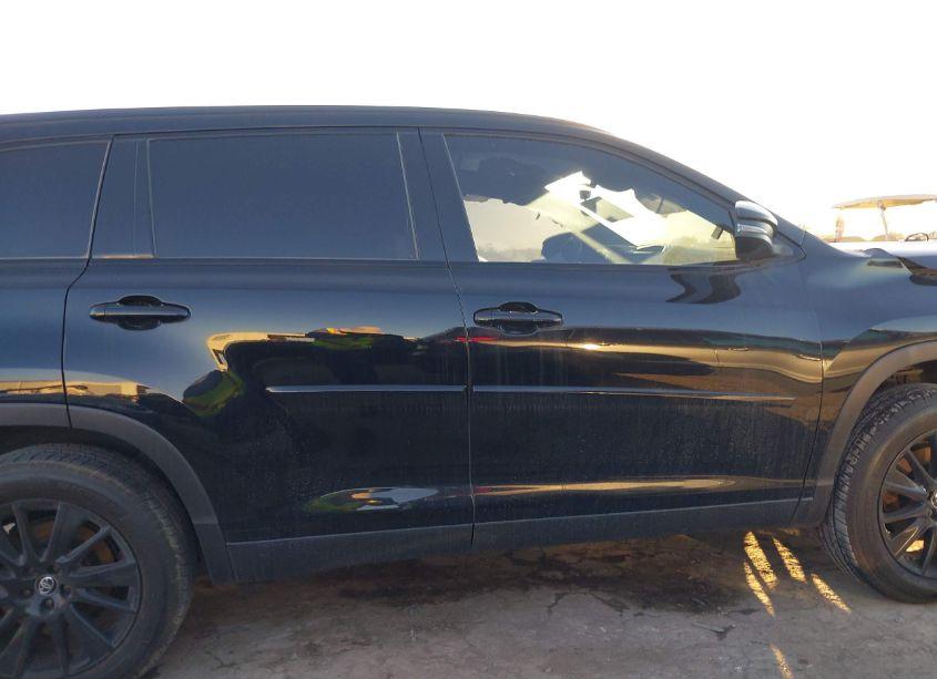 Photo 14 of 2019 Toyota Highlander SE (VIN 5TDKZRFH9KS327674)