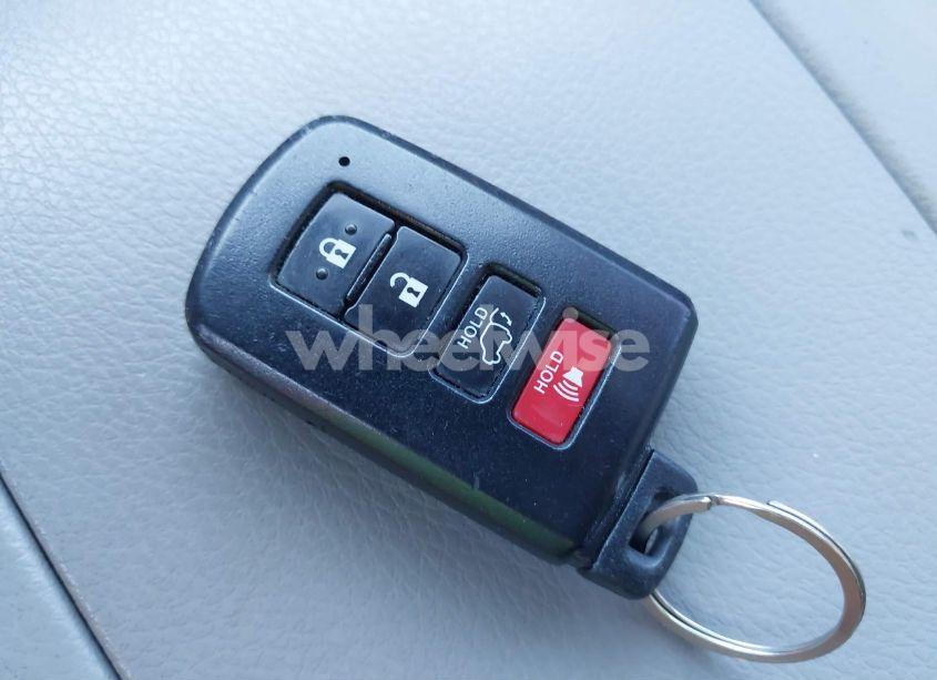 Photo 11 of 2017 Toyota Highlander XLE (VIN 5TDKZRFHXHS509666)