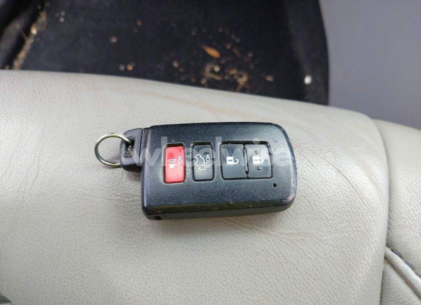 Photo 11 of 2018 Toyota Highlander XLE (VIN 5TDKZRFHXJS530037)