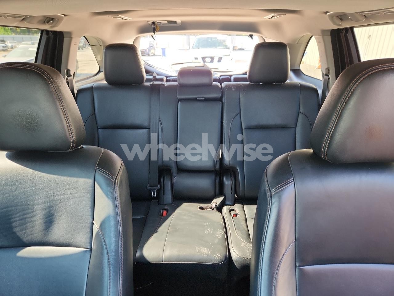 Photo 10 of 2018 TOYOTA HIGHLANDER SE (VIN 5TDKZRFHXJS534153)