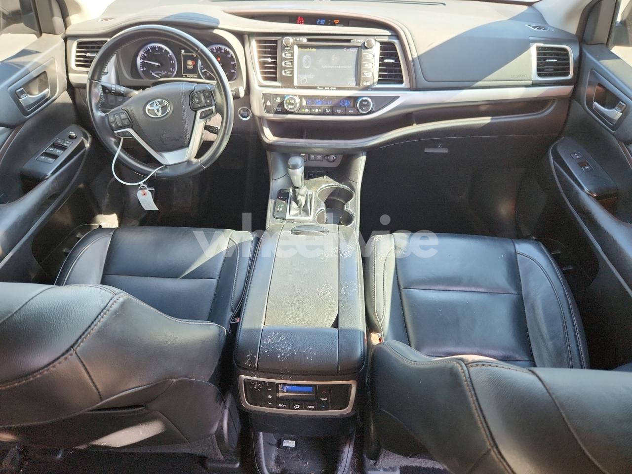 Photo 8 of 2018 TOYOTA HIGHLANDER SE (VIN 5TDKZRFHXJS534153)