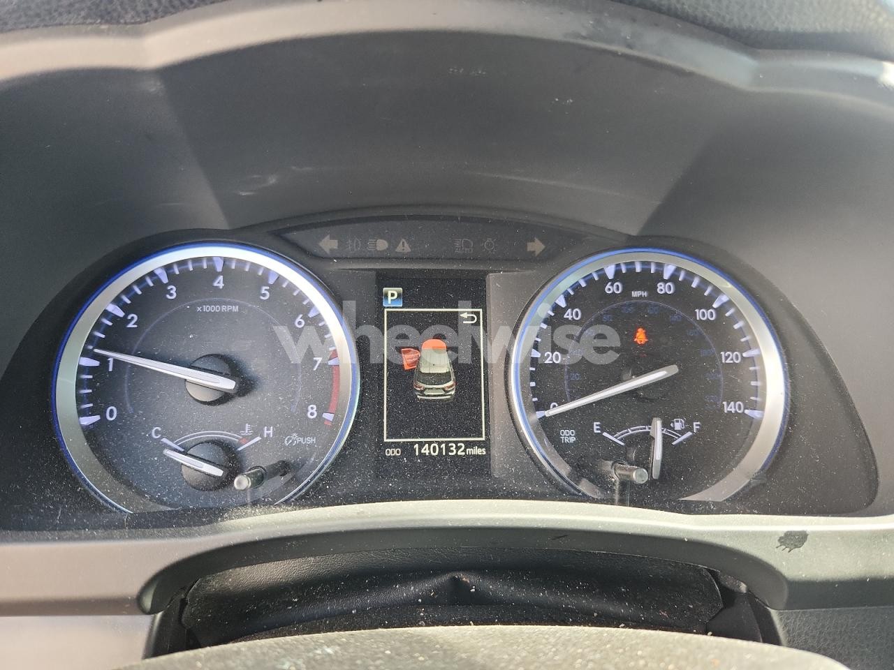 Photo 9 of 2018 TOYOTA HIGHLANDER SE (VIN 5TDKZRFHXJS534153)