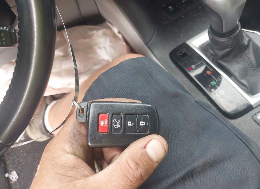 Photo 11 of 2018 Toyota Highlander XLE (VIN 5TDKZRFHXJS547047)