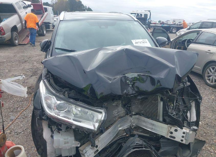 Photo 13 of 2018 Toyota Highlander XLE (VIN 5TDKZRFHXJS547047)