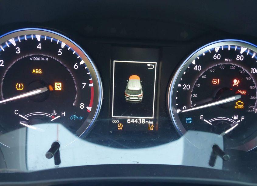 Photo 7 of 2019 Toyota Highlander XLE (VIN 5TDKZRFHXKS565694)