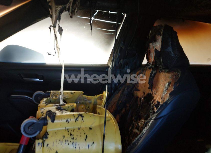 Photo 6 of 2021 Toyota Highlander XSE (VIN 5TDLZRAH3MS031970)