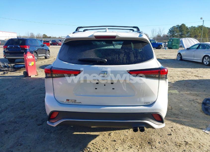 Photo 17 of 2022 Toyota Highlander XSE (VIN 5TDLZRAH5NS113040)