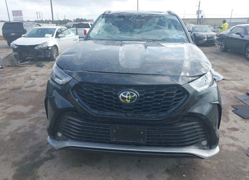 Photo 12 of 2021 Toyota Highlander XSE (VIN 5TDLZRAH6MS039965)